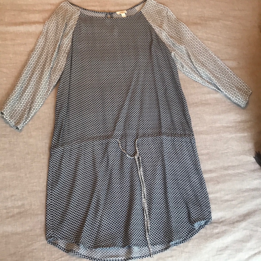 Tie-waisted dress